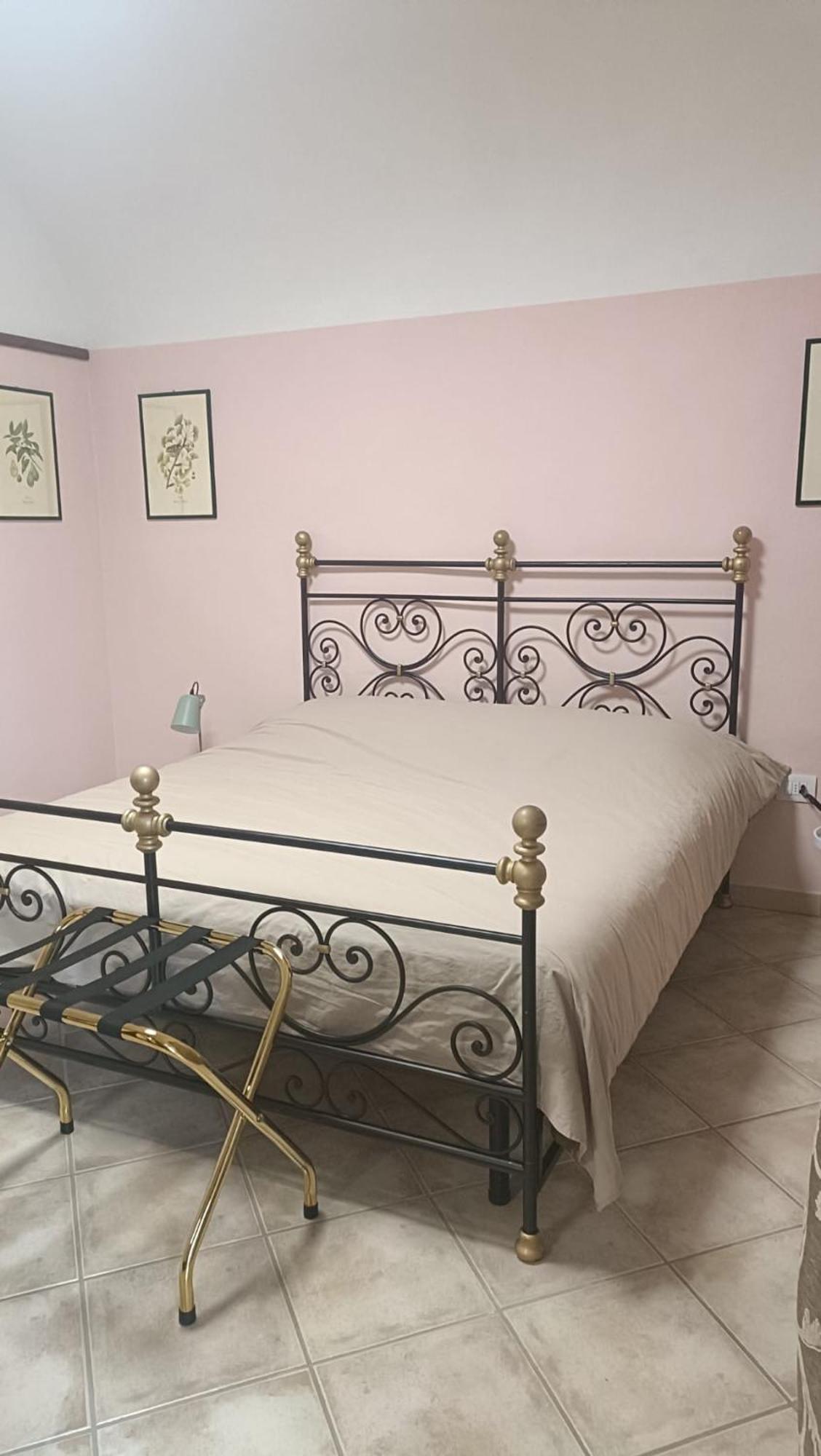 Il Cortile Di Greta Bed & Breakfast Lu (Piedmont) Eksteriør bilde