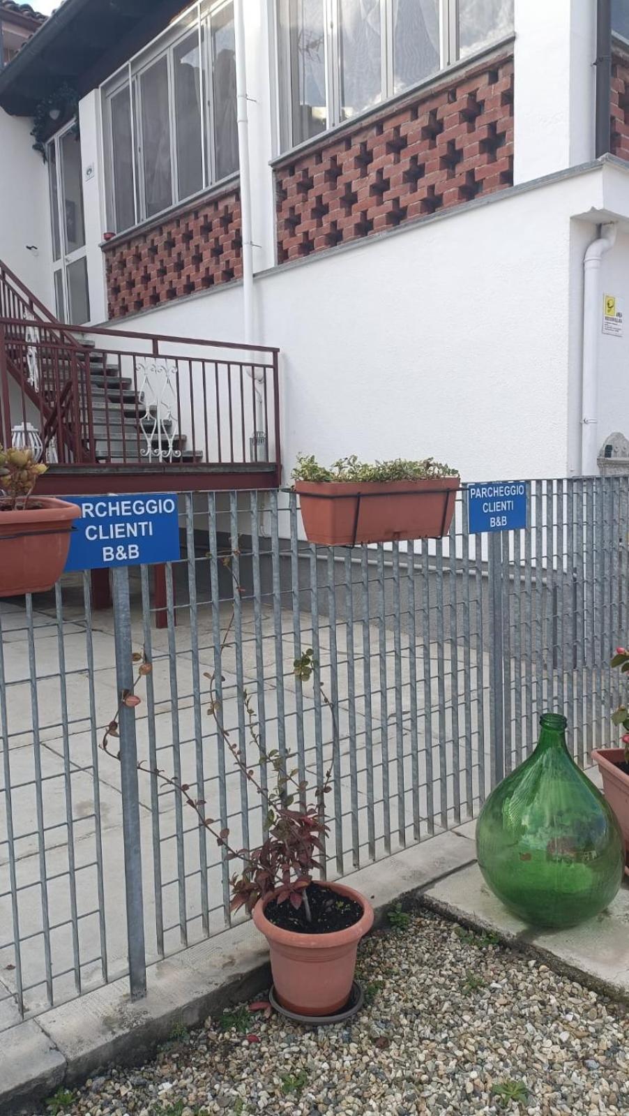Il Cortile Di Greta Bed & Breakfast Lu (Piedmont) Eksteriør bilde